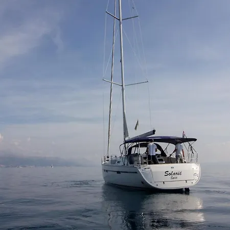 Botel Bavaria Cruiser 46- Solaric