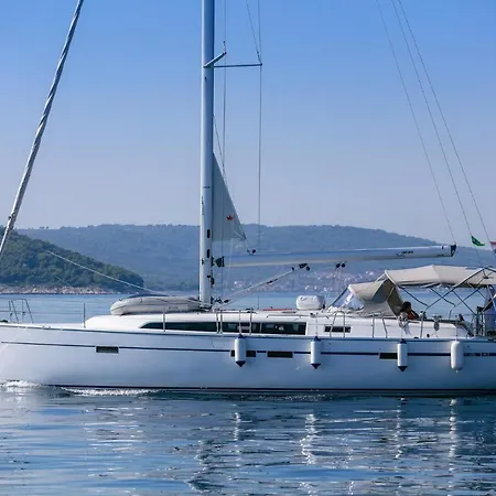 Bavaria Cruiser 46- Solaric Botel *